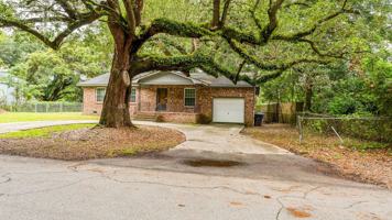 featured image of 692 York St