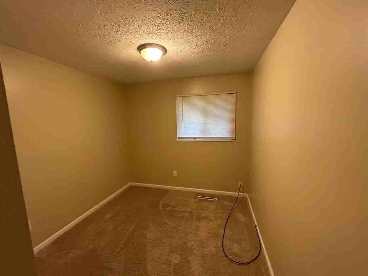 24560 Laing Rd - Photo 3 of 9