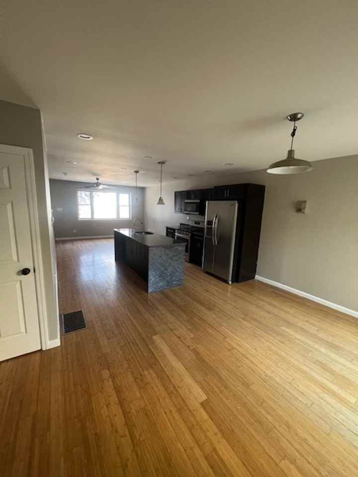 2537 Salmon St - Photo 2 of 19