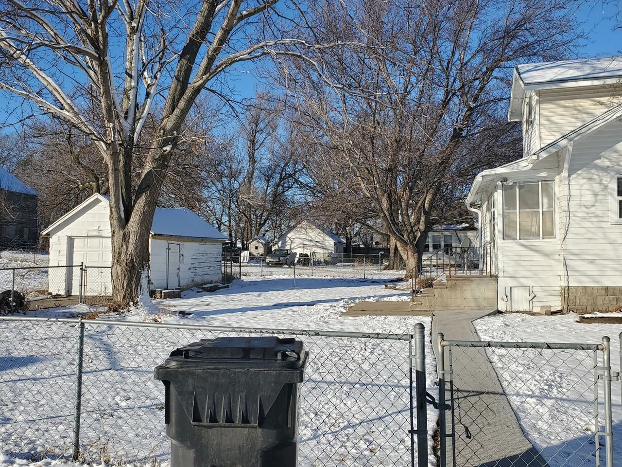 8275 W O St - Photo 3 of 26