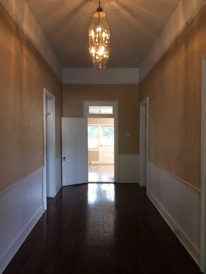 703 N Toombs St - Photo 3 of 13