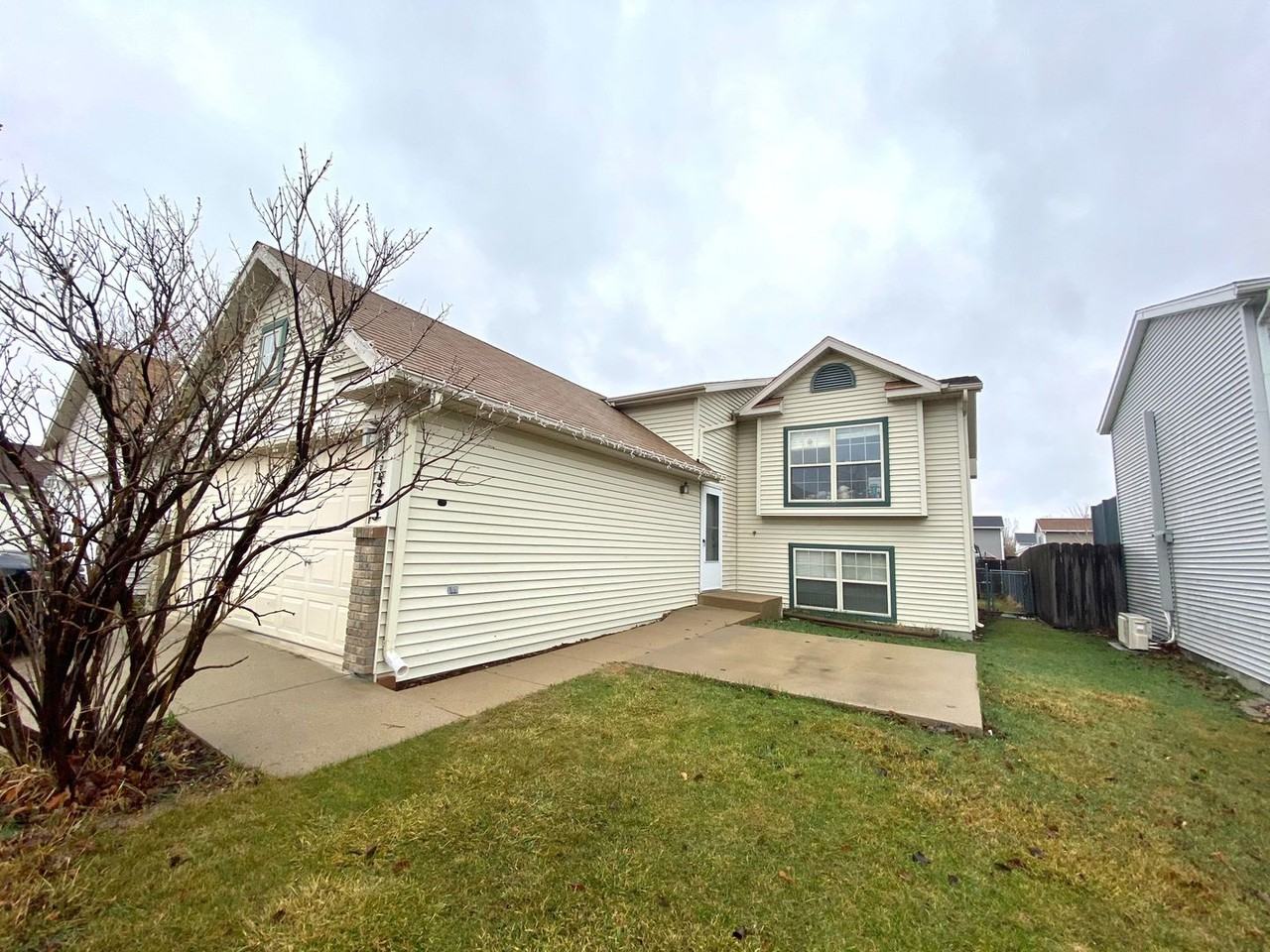 1825 57th Ave S - Photo 2 of 23