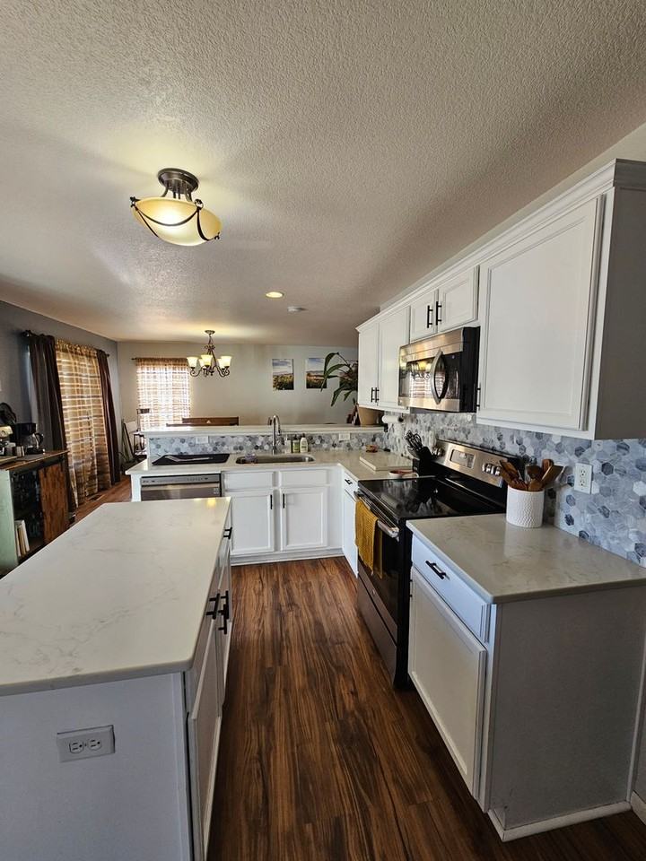 9585 Castle Oaks Dr - Photo 5 of 40