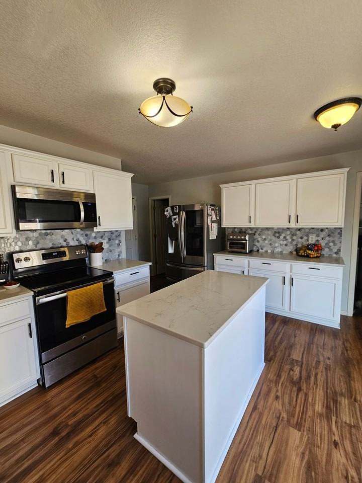 9585 Castle Oaks Dr - Photo 7 of 40