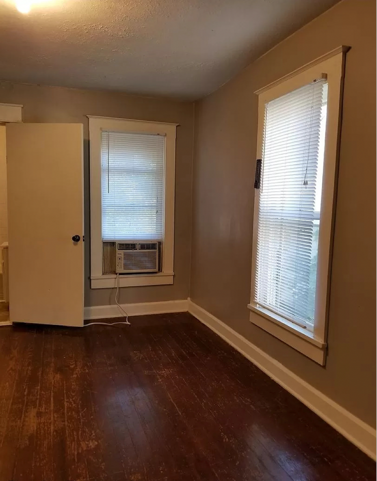 1416 S Lincoln St - Photo 4 of 11