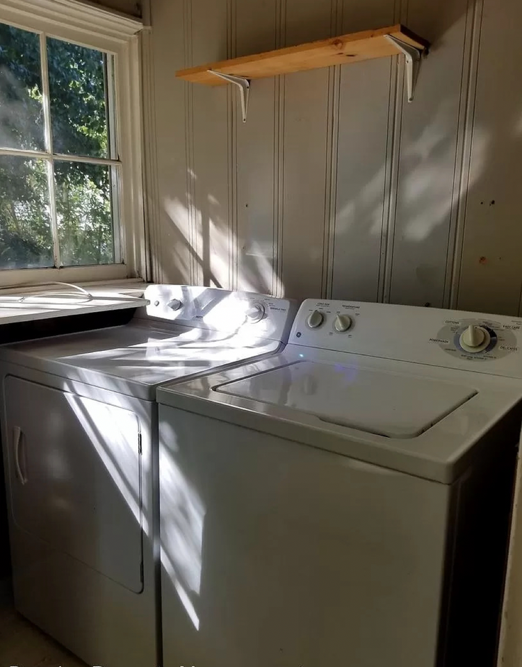 1416 S Lincoln St - Photo 5 of 11