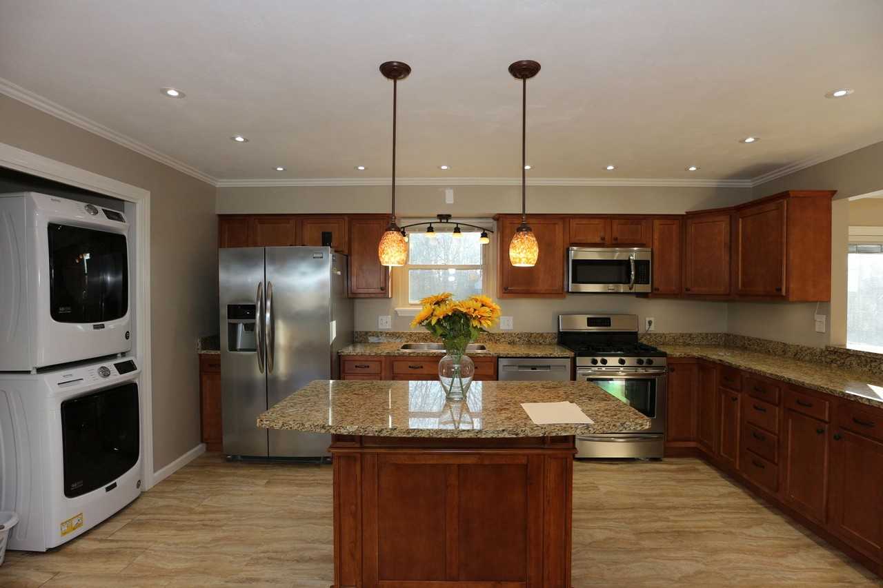 5829 S 600 E - Photo 3 of 11