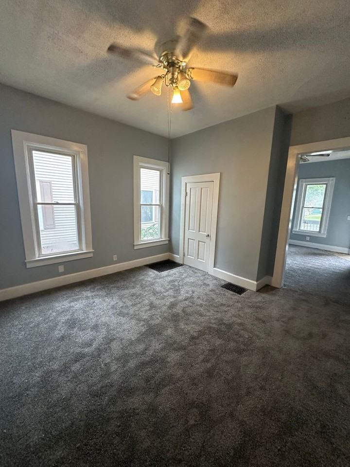 701 S Macarthur Blvd - Photo 2 of 4