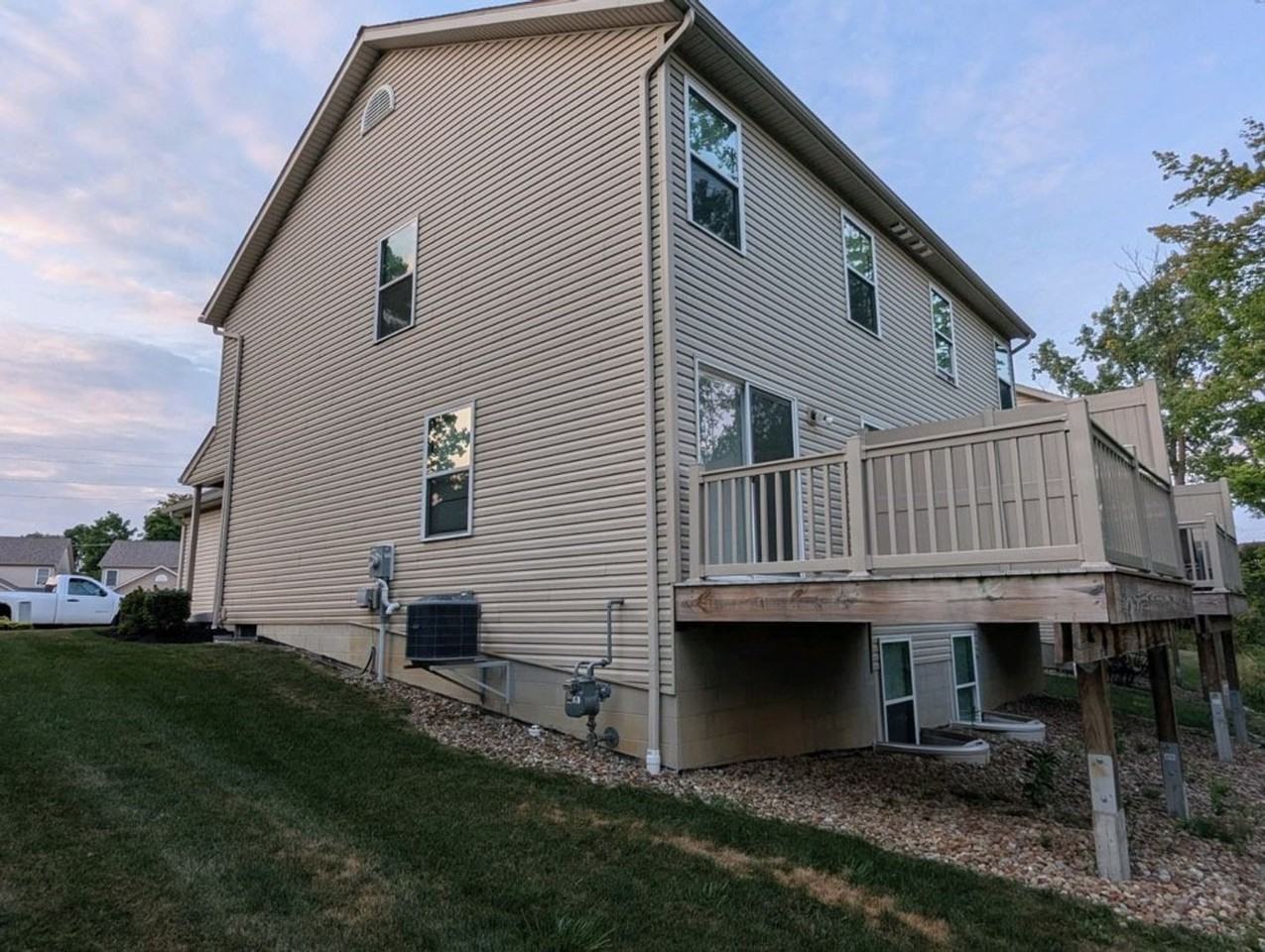 585 Birch Hill Dr #32 - Photo 2 of 16