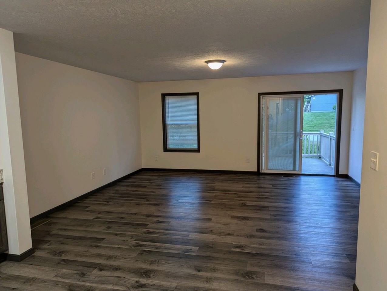 585 Birch Hill Dr #32 - Photo 4 of 16