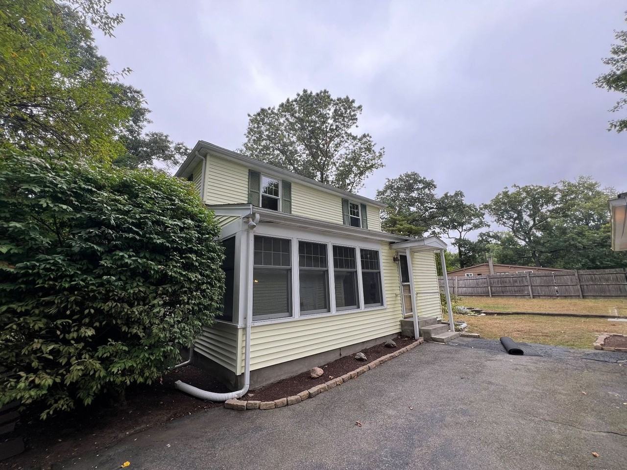 8 Perry Rd - Photo 2 of 38