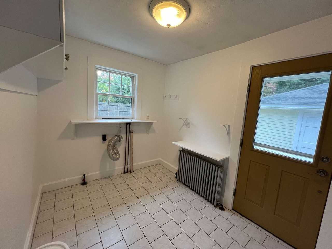 8 Perry Rd - Photo 3 of 38