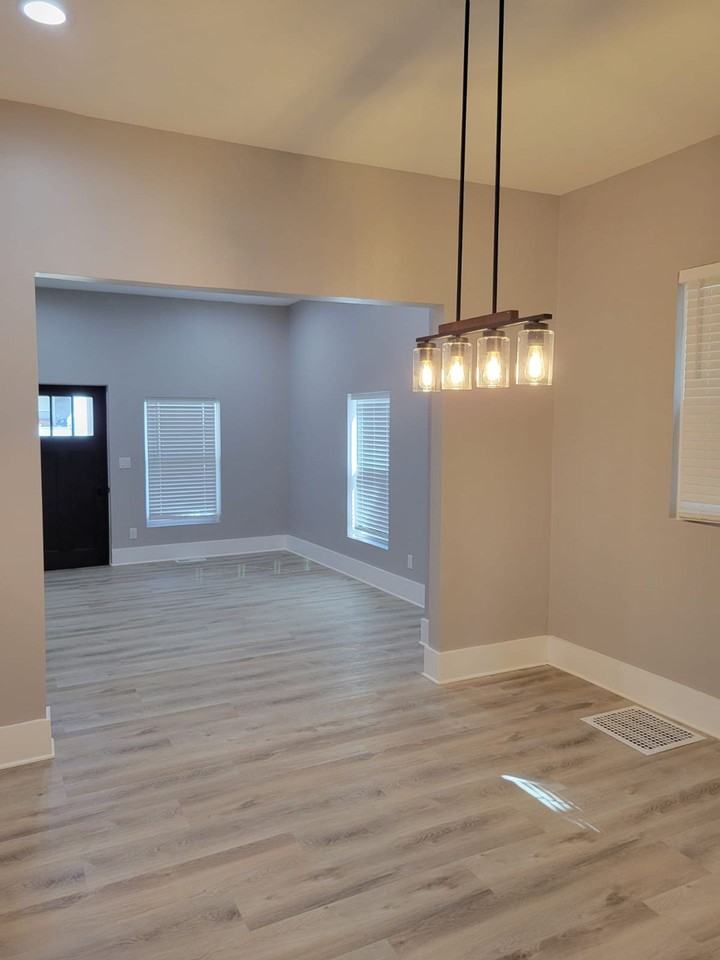 835 Weghorst St - Photo 6 of 48