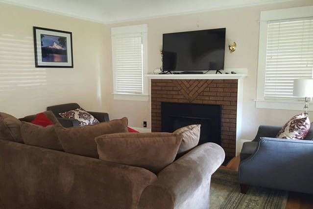 6916 Se 17th Ave - Photo 2 of 9