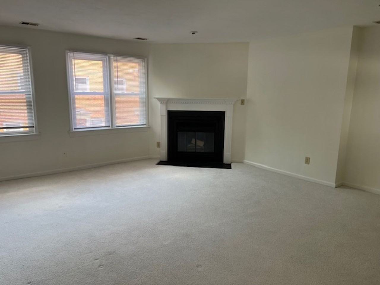 511 W 20th St #605 - Photo 2 of 10