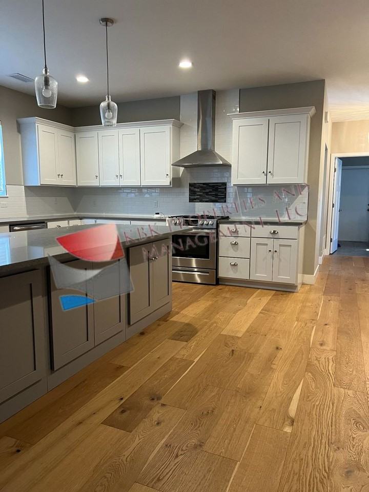 637 Country Club Circle - Photo 2 of 10