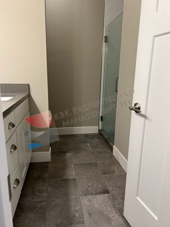 637 Country Club Circle - Photo 6 of 10