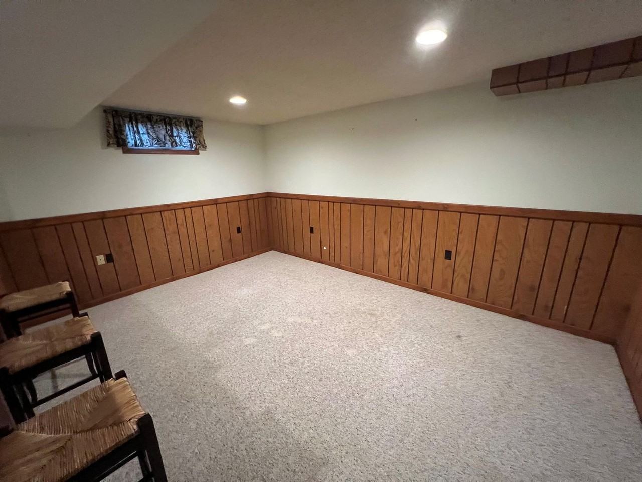 808 N Riverside Dr - Photo 3 of 12