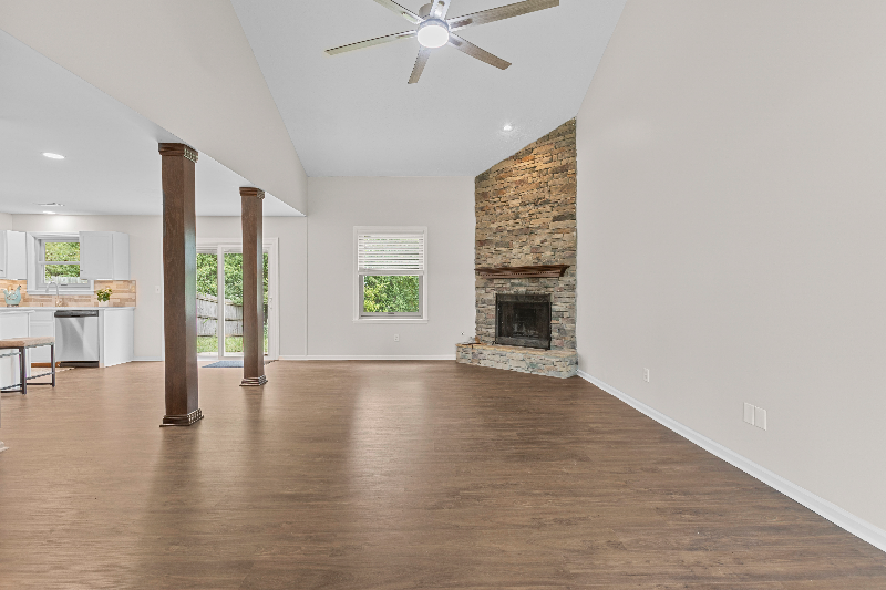 2513 Tinmouth Vale - Photo 2 of 16