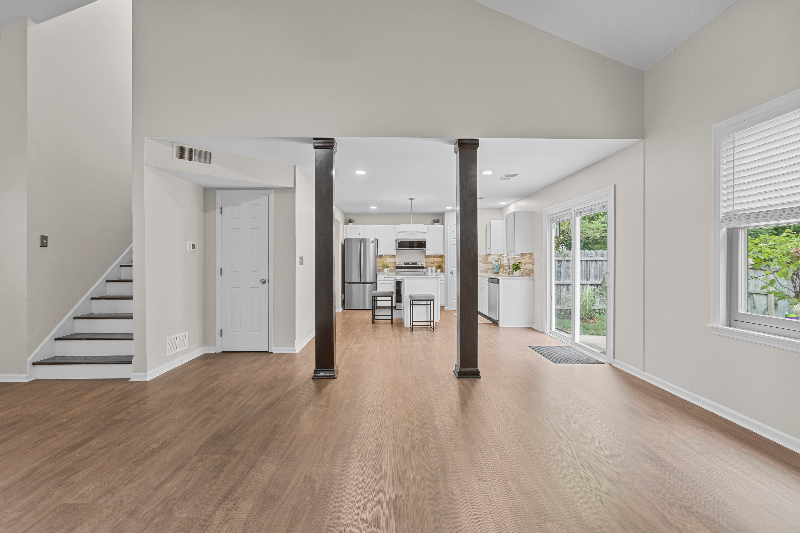 2513 Tinmouth Vale - Photo 3 of 16