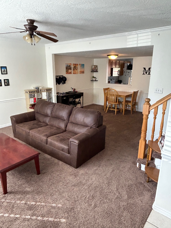 439 E St - Photo 2 of 25