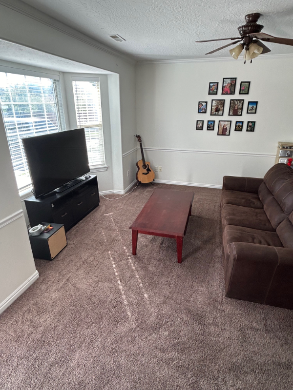 439 E St - Photo 3 of 25