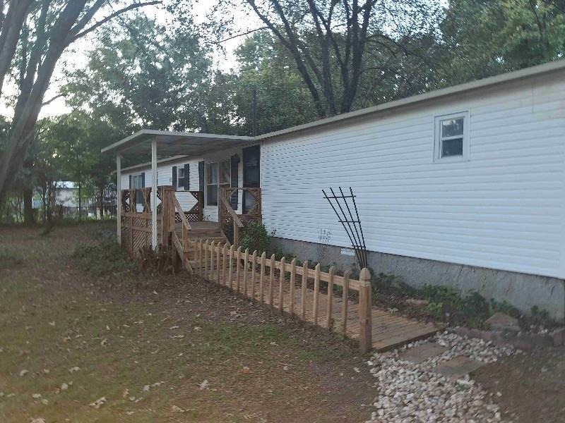 42 Sunshine Dr - Photo 3 of 16