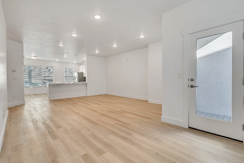 3839 W Kinglassie Ln - Photo 2 of 17