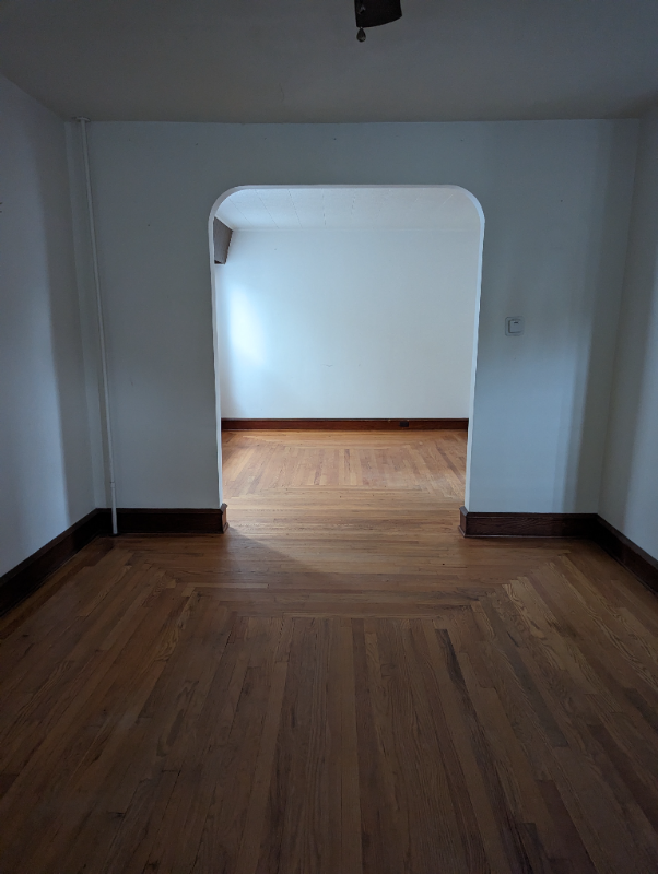 1949 Wyoming Ave - Photo 2 of 9