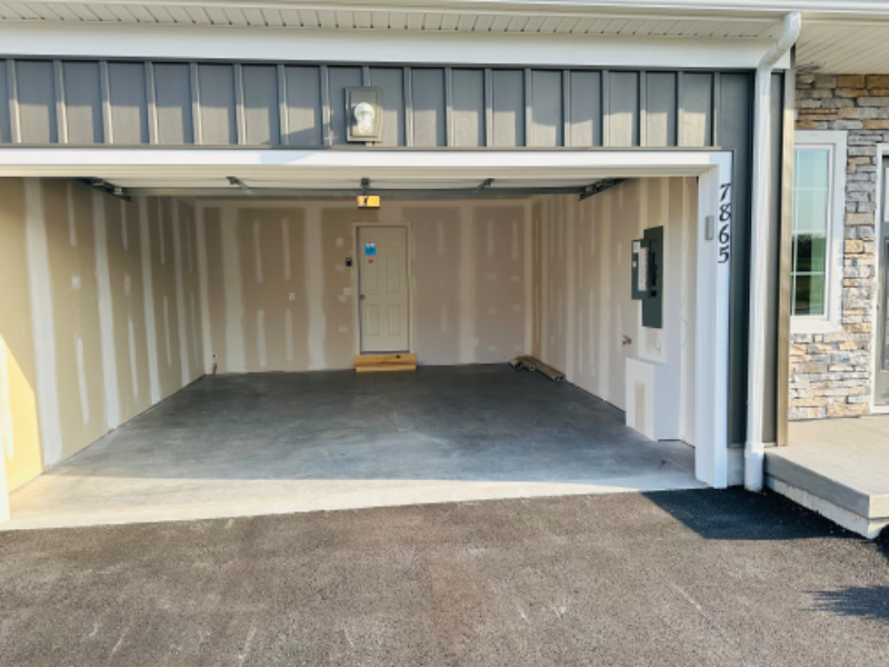 7865 Oak Brook Dr - Photo 3 of 18