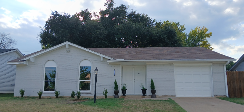 2437 Miller St - Photo 2 of 19