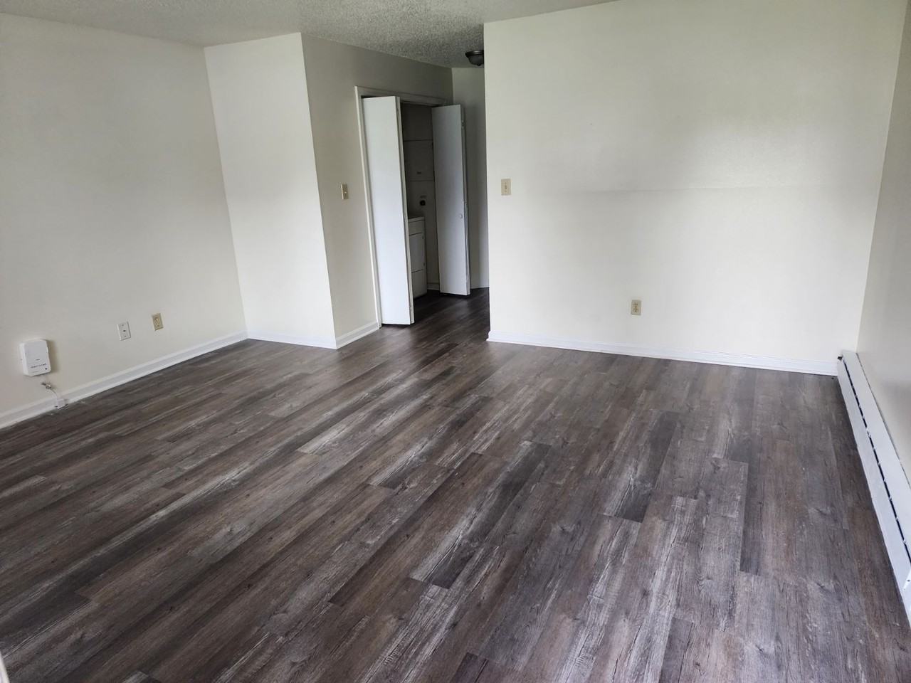 1304 E 10th St #D - Photo 3 of 8