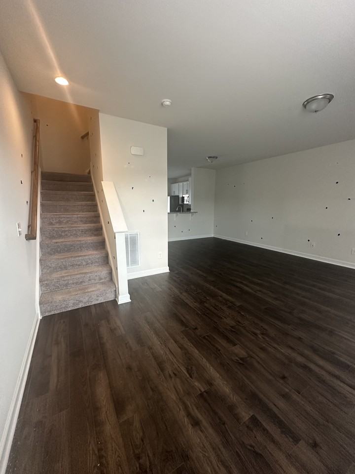 132 Colony Ave - Photo 2 of 20