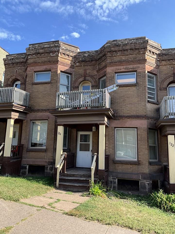 124 N 8th Ave E #A - Photo 2 of 14