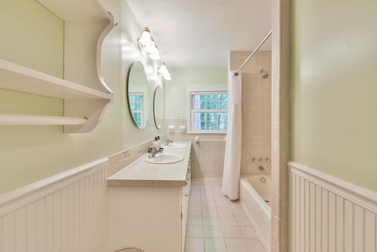 Emerald Dr - Photo 2 of 4