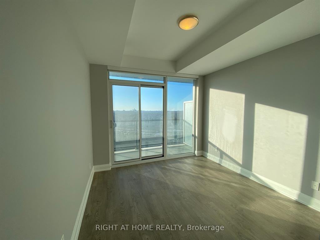 56 Annie Craig Drive #31 - Photo 5 of 7