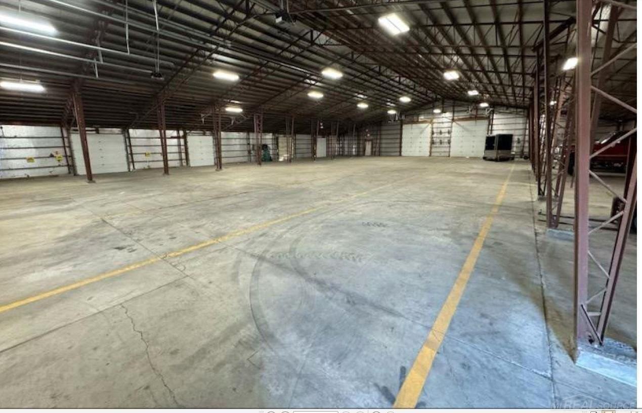 3541 32nd St - Photo 2 of 3