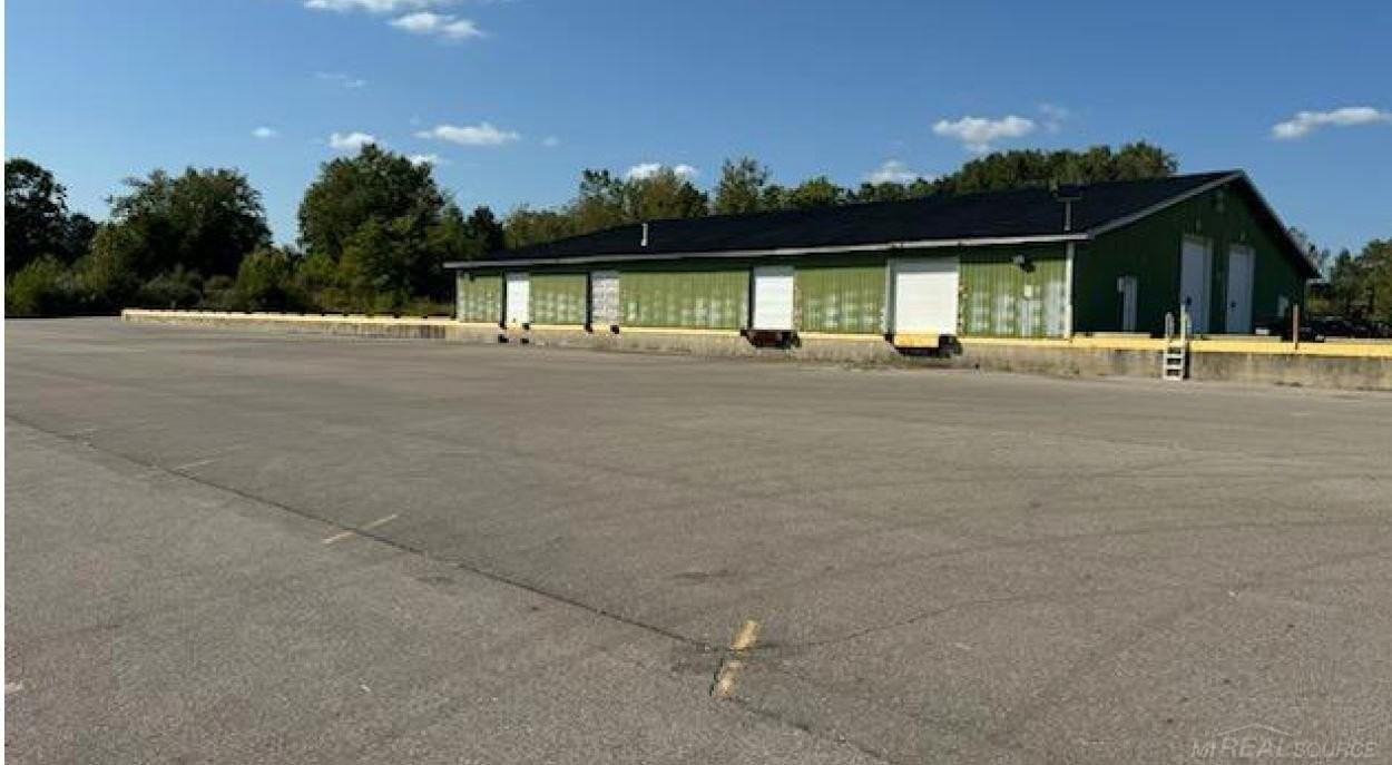 3541 32nd St - Photo 3 of 3