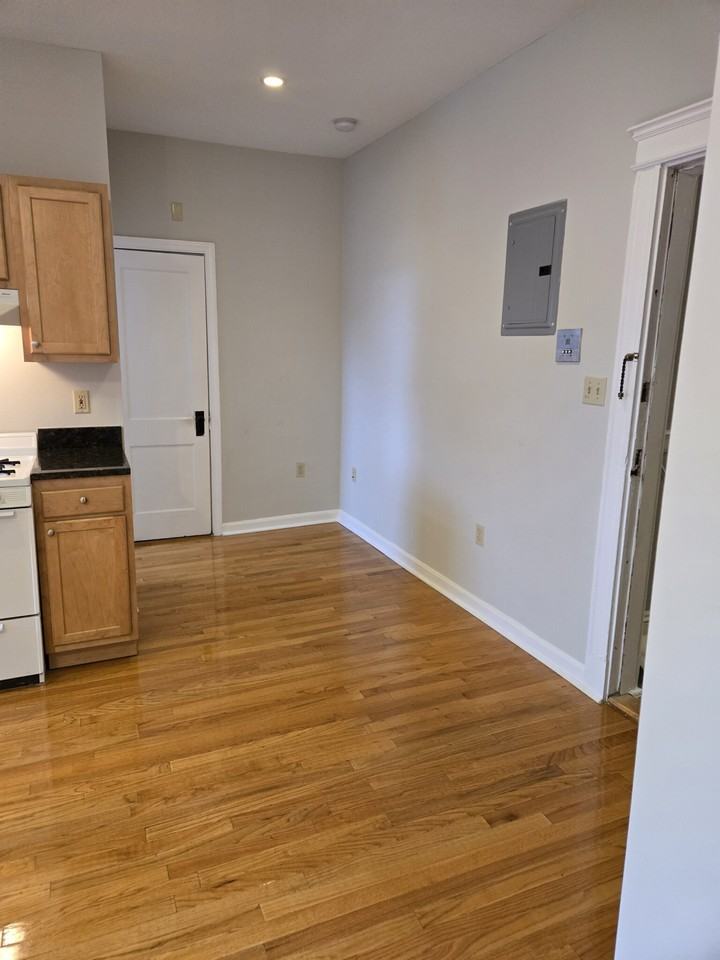 1189 Commonwealth Ave #9 - Photo 6 of 15