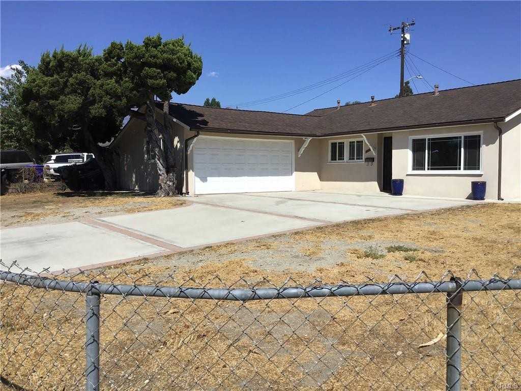 9641 Greenwood Ave - Photo 3 of 24