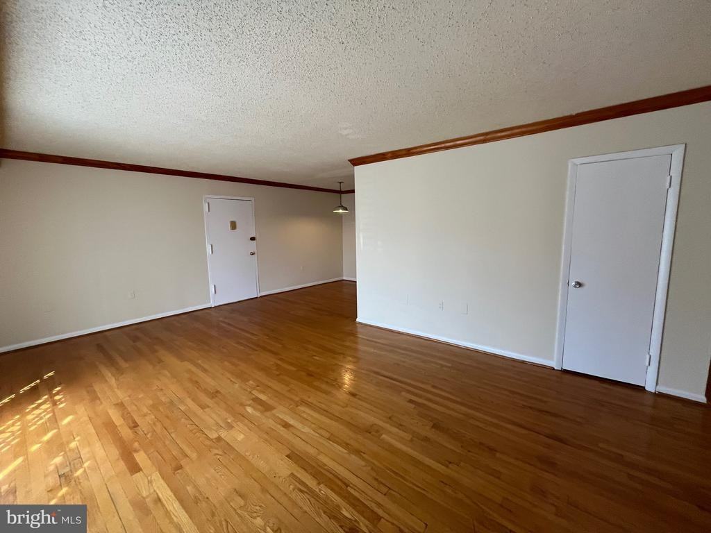3805 Swann Rd ##304 - Photo 3 of 14