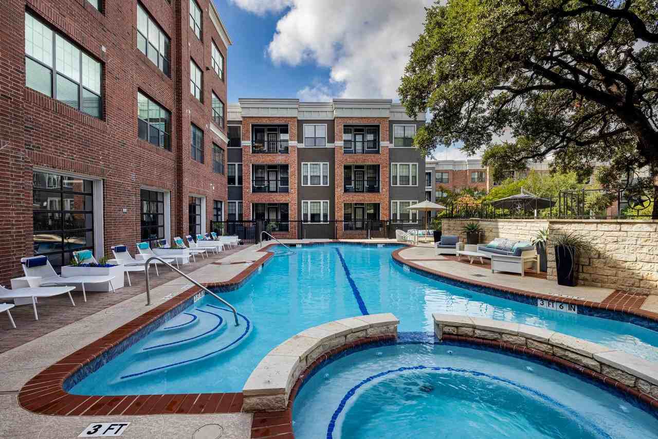 AMLI Eastside - Photo 6 of 50