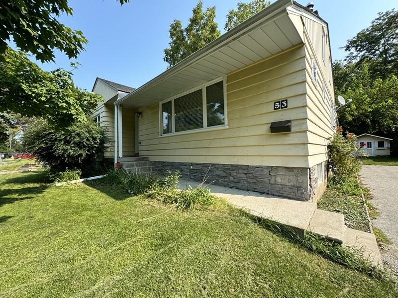 53 Peter St. Duplex - Photo 2 of 5