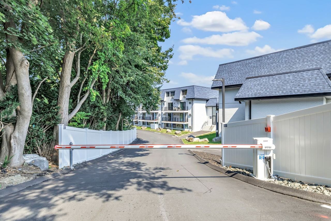 Villa Square LLC - Photo 6 of 45