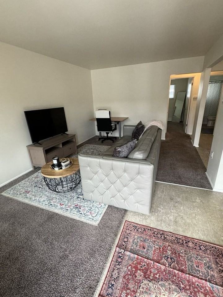 Srisai LLC Fiveplex - Photo 3 of 21