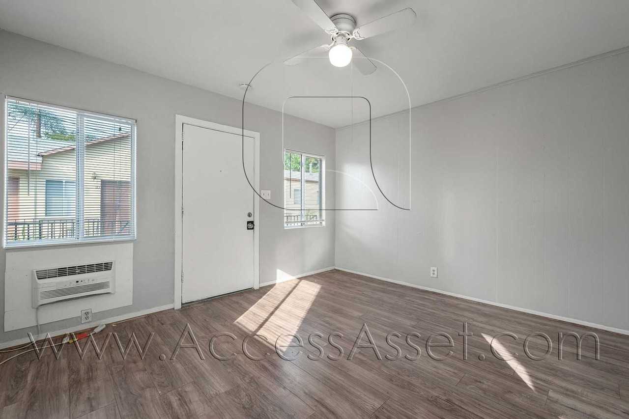 S Spring 113 - Photo 6 of 21