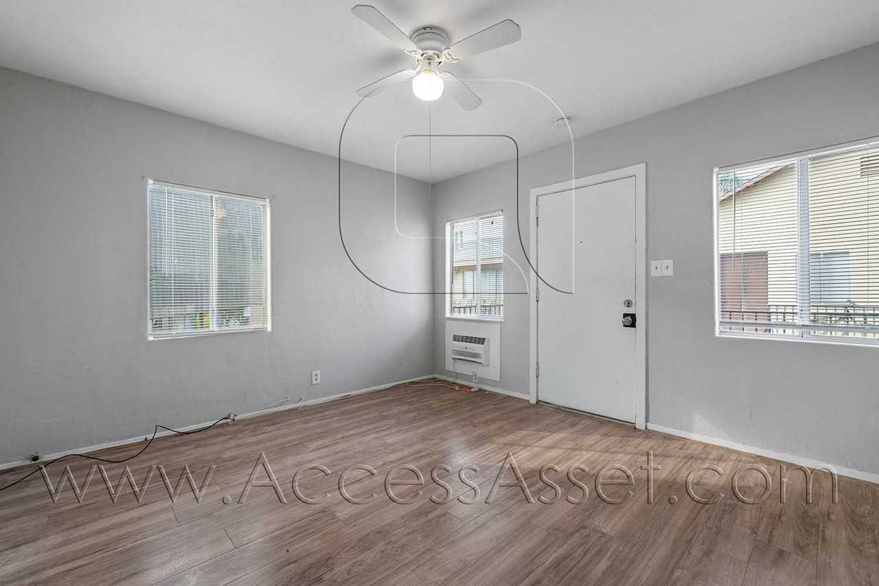 S Spring 113 - Photo 7 of 21