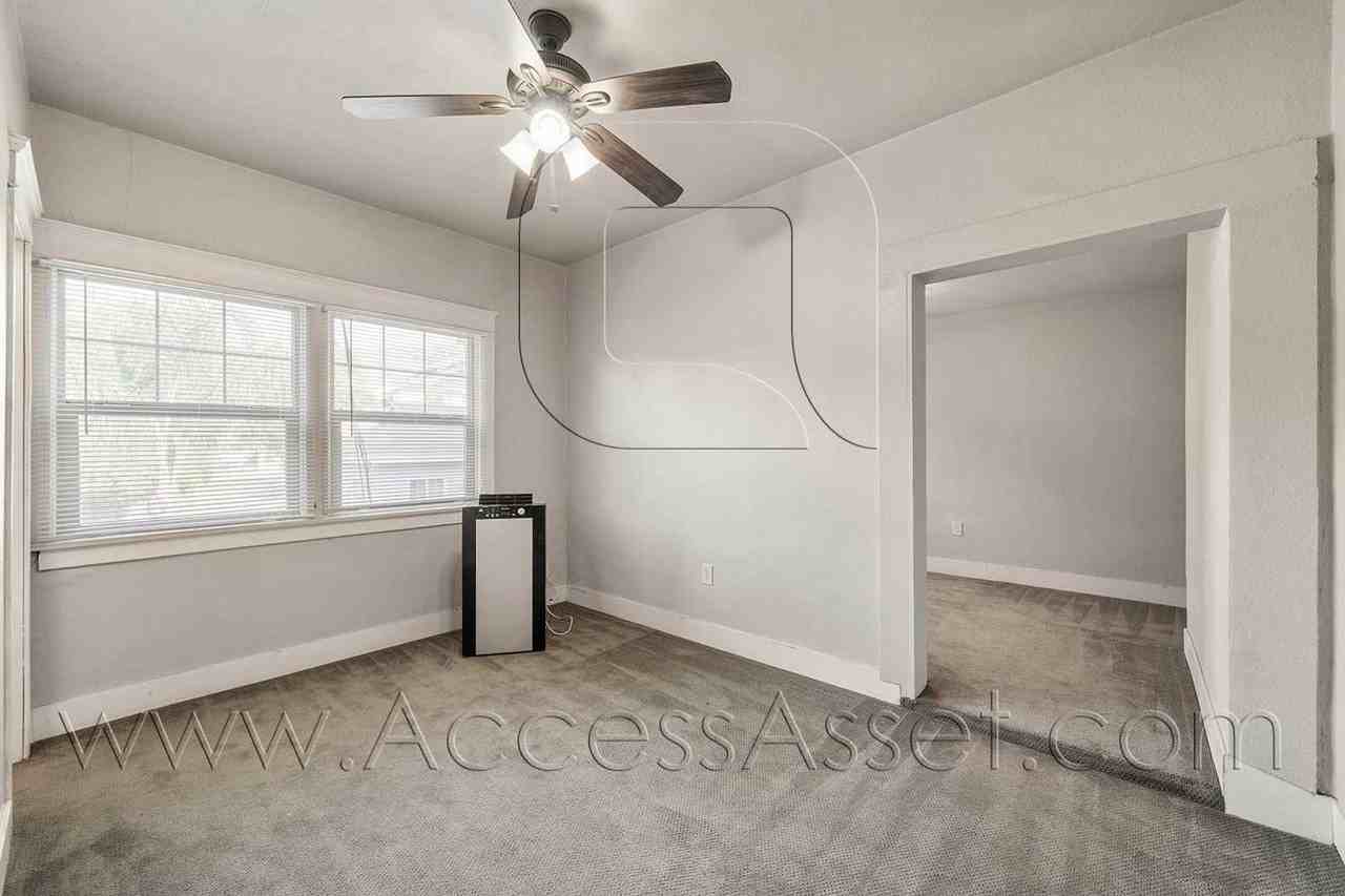 226 E Peck St #12 - Photo 2 of 22