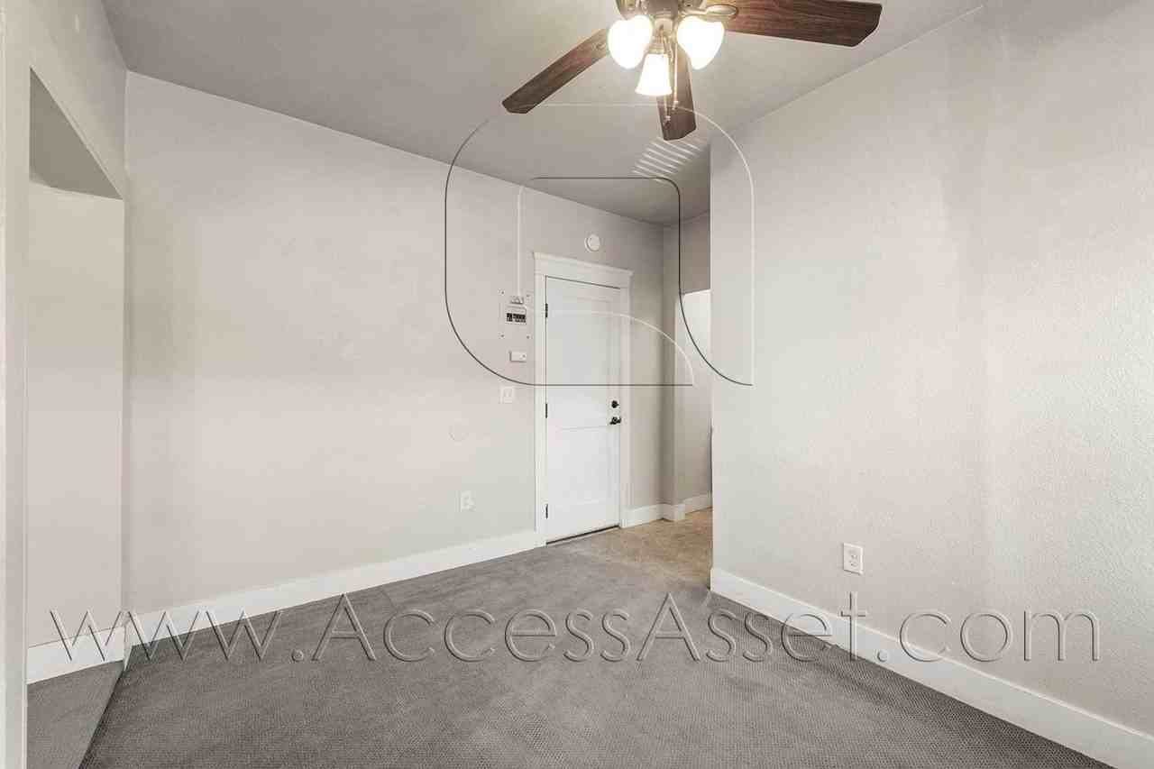 226 E Peck St #12 - Photo 5 of 22