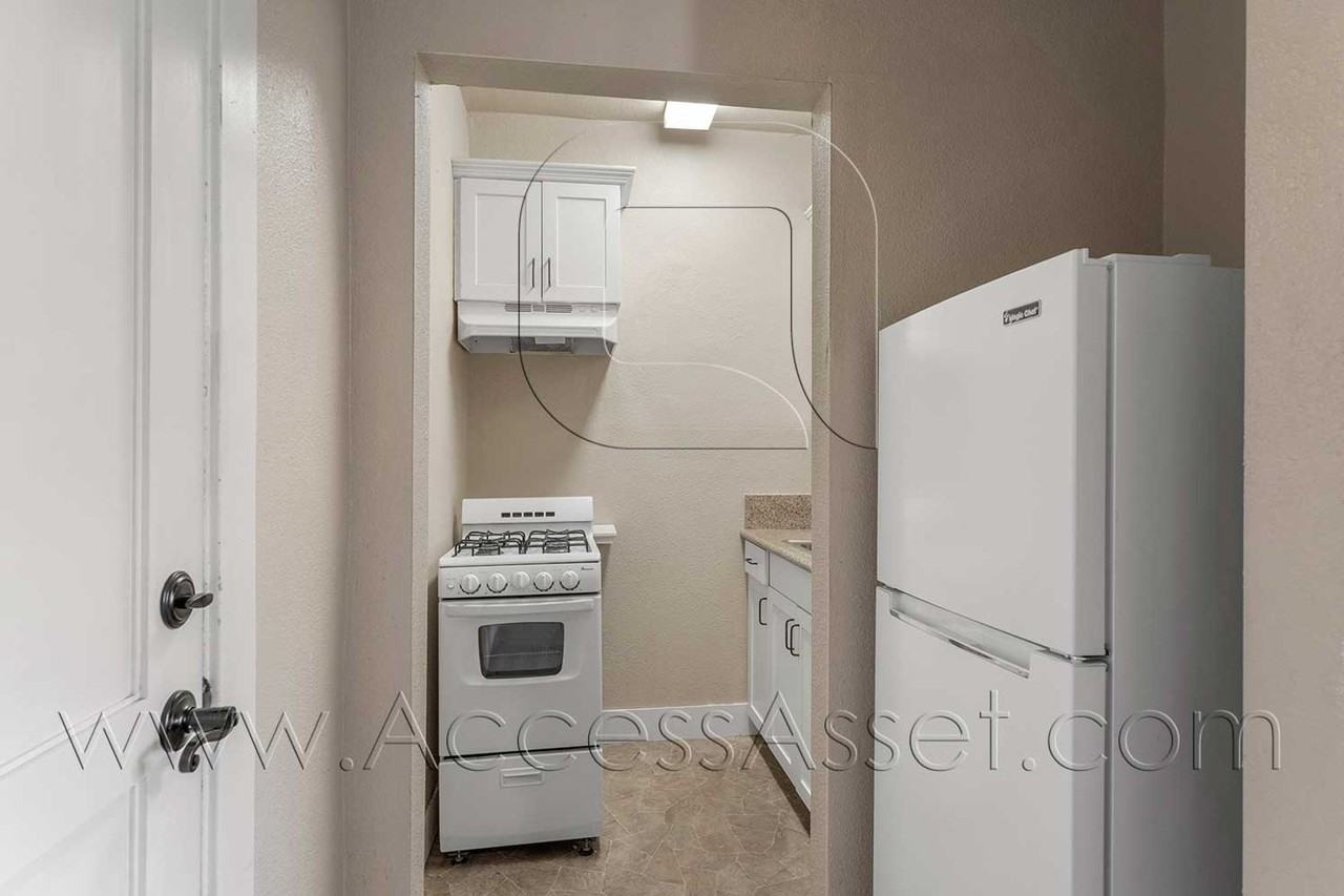 226 E Peck St #12 - Photo 6 of 22
